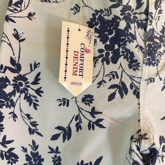 Comfort Denim Women’s Capris New Size 12 Summer Spring Comfort Casual Retail $40 - Picture 4 of 13